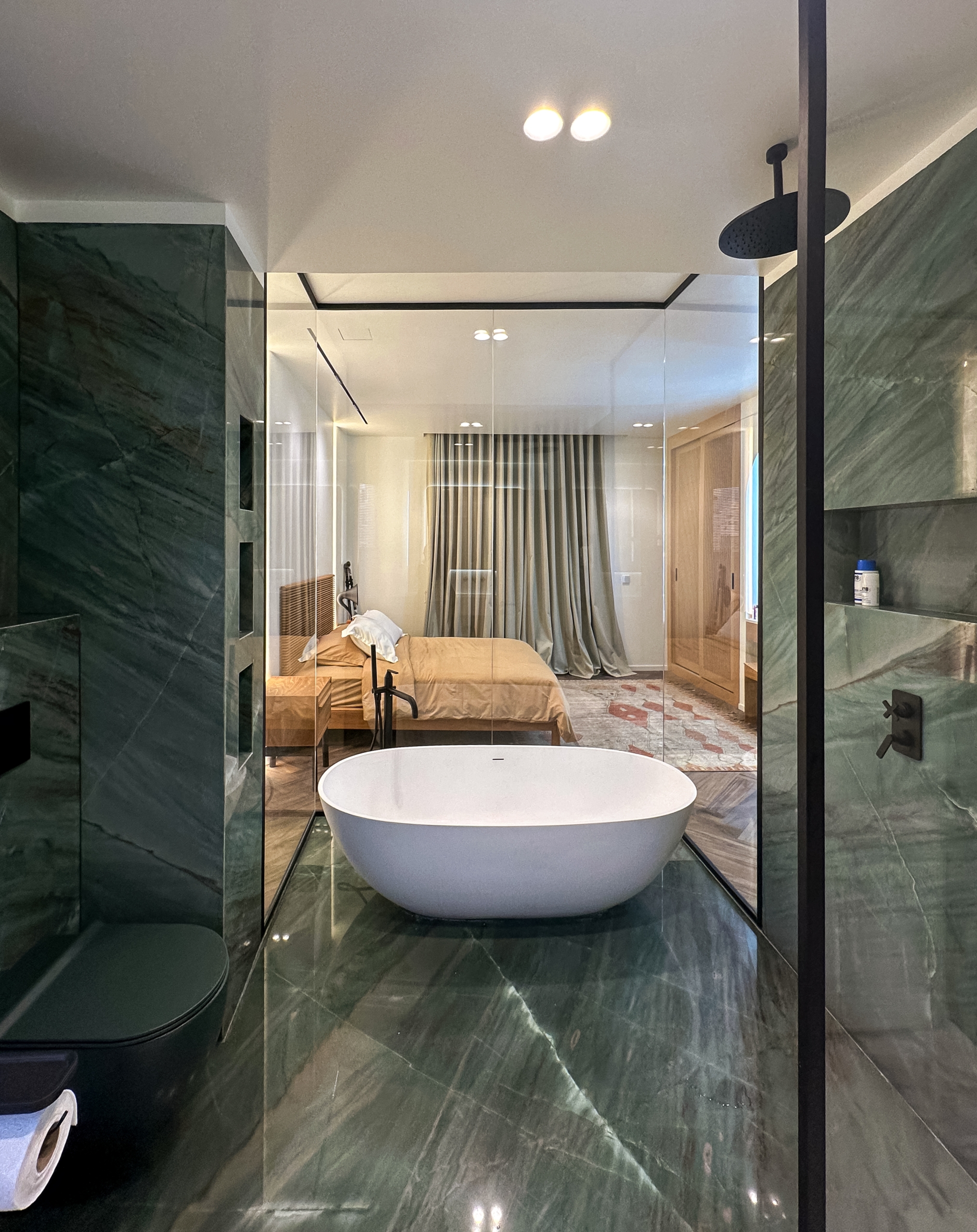 طراحی مدرن حمام مستر شیشه ای